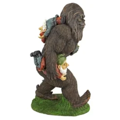 Design Toscano Schlepping The Garden Gnomes Bigfoot Statue -Design Toscano GUEST 6863ecda 3035 4569 b44c 3c8bc9129204