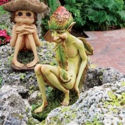 Design Toscano Theodor, The Garden Troll Sculpture - Multicolored
